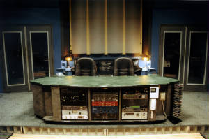dejahlonstudio.jpg